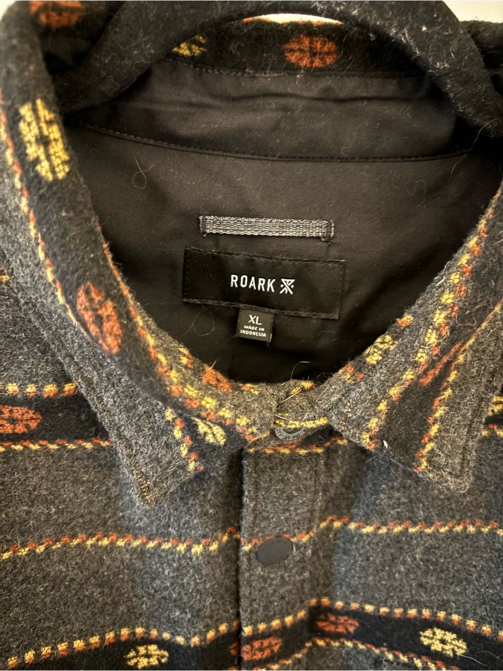 Roark | Patterned Heavyweight Button-Up - Picture 5 of 8